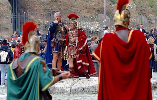 Roma 03/04/2014 Piazza del Colosseo - Guide abusive. Foto Pasquale Carbone / GMT