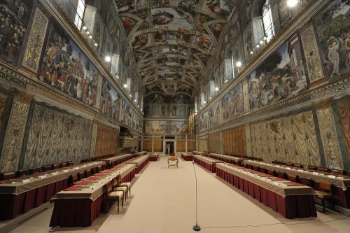 Foto LaPresse12/03/2013 Città del VaticanoAttualitàCappella Sistina: tutto pronto per il conclave Foto LaPresse12/03/2013 Vatican CitySistina chapel : everything is ready for the conclave